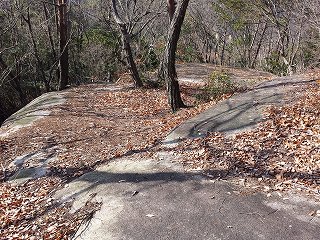 太郎岩や八畳岩の付近の巨石群